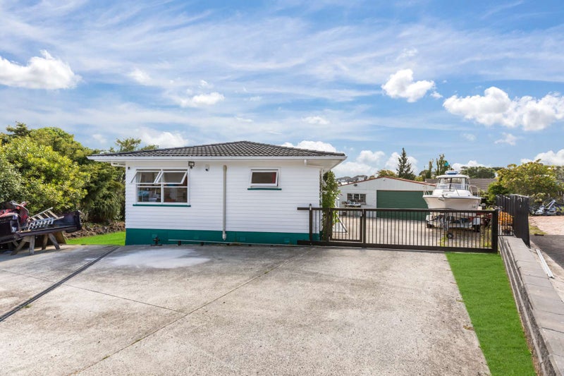 26 Kaikoura Street, Henderson, Auckland - Carousel 2