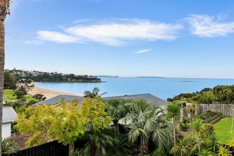 2/28 Beechwood Road, Rothesay Bay, Auckland - Carousel 1
