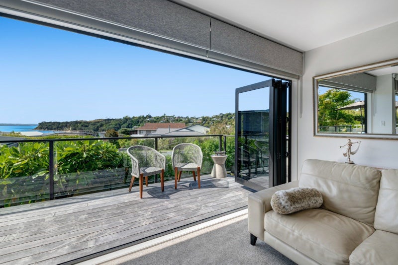 6 Crown Road, Tindalls Beach, Whangaparaoa - Carousel 2