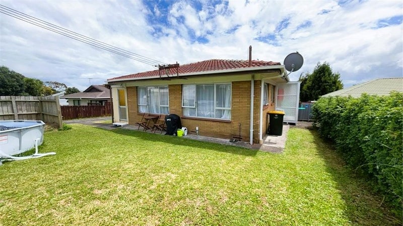 1/28 Grande Vue Road, Hillpark, Auckland - Carousel 1