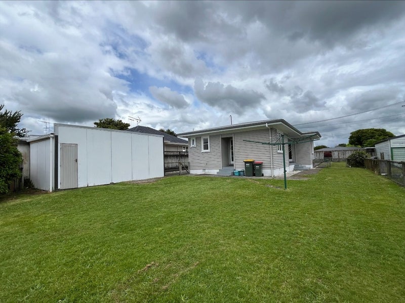 16 Nelson Street, Hamilton East, Hamilton - Carousel 12