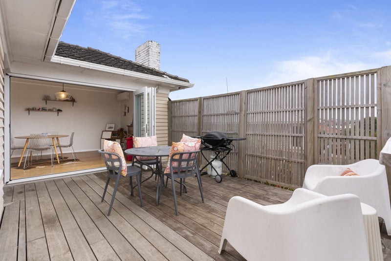 57 Court Crescent, Panmure, Auckland - Carousel 1