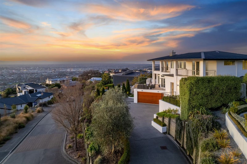 7 Swanton Drive, Huntsbury, Christchurch - Carousel 1