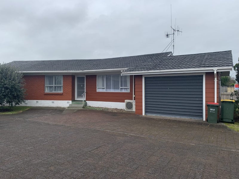 111A Cobham Drive, Hamilton East, Hamilton - Carousel 1