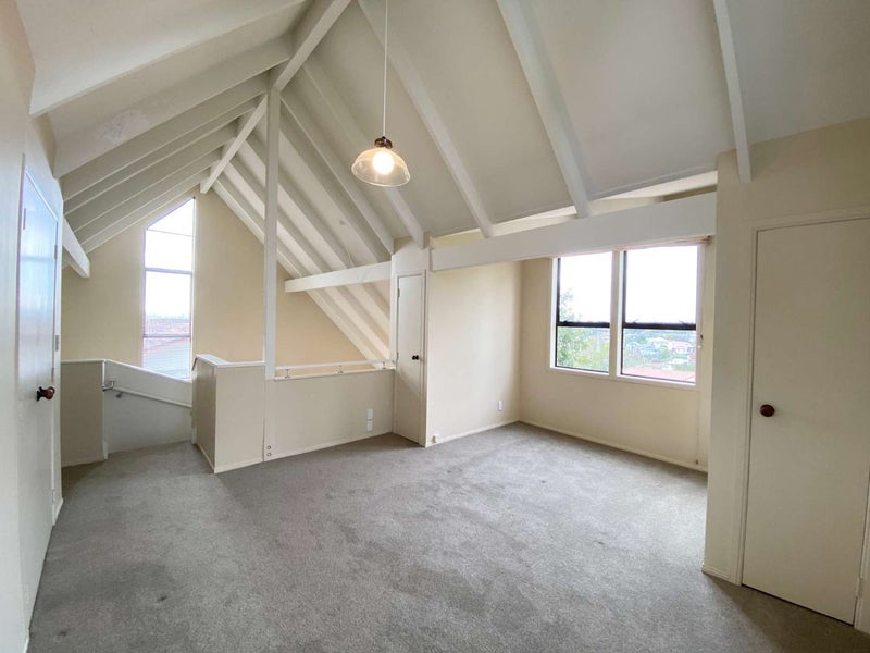 1 McKinley Road, Sunnyvale, Auckland - Carousel 6