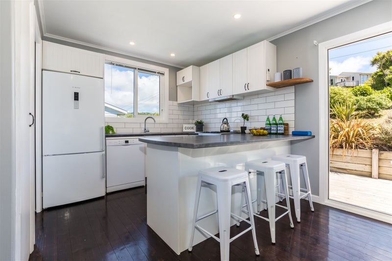 20 Hiwi Crescent, Titahi Bay, Porirua - Carousel 8