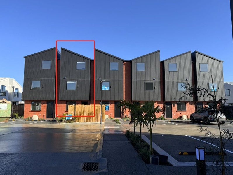 2/31 Normandy Place, Henderson, Auckland - Carousel 12