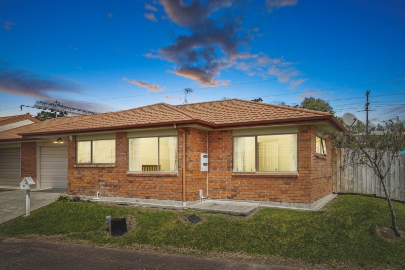 42 Carlas Way, Ranui, Auckland - Carousel 1