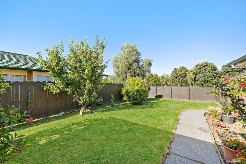 8 Sambrooke Crescent, Flat Bush, Auckland - Carousel 2