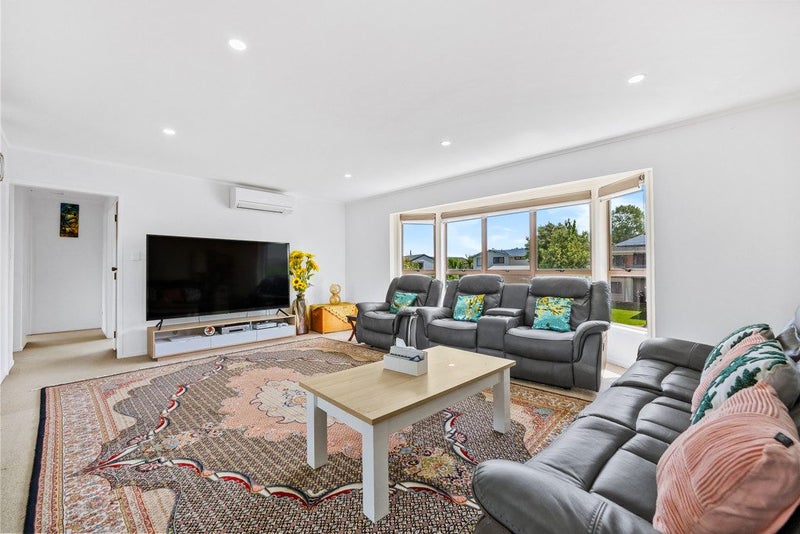 14B Gaylands Place, Opaheke, Papakura - Carousel 2