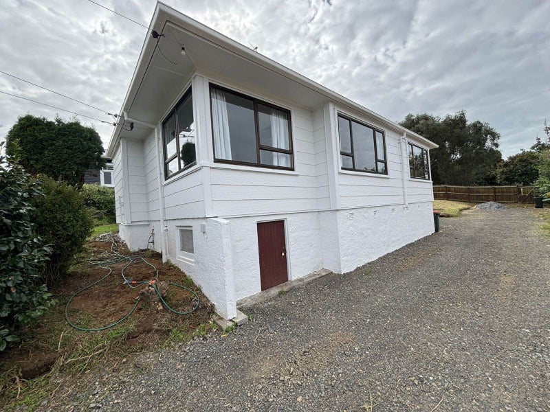 9 Stewart Avenue, Panmure, Auckland - Carousel 2