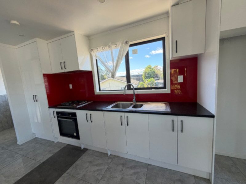 18 Heathberry Close, Papatoetoe, Auckland - Carousel 2