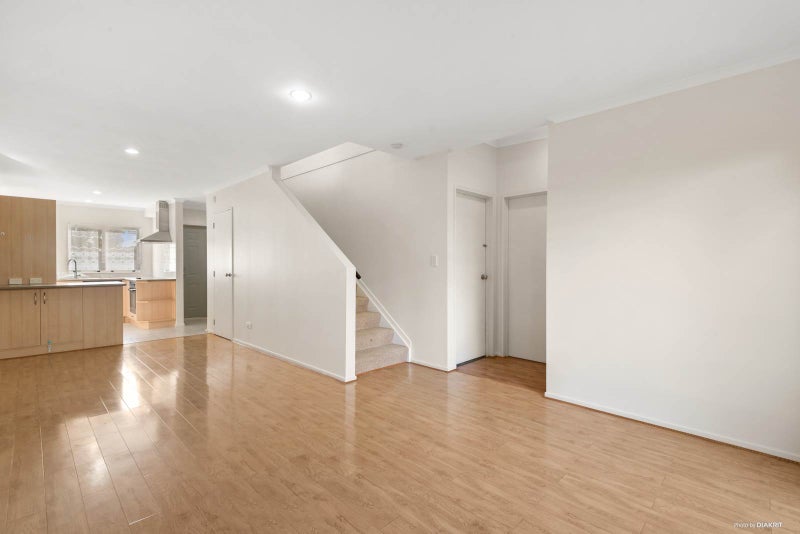 16 Brashier Circle, Sunnyvale, Auckland - Carousel 2