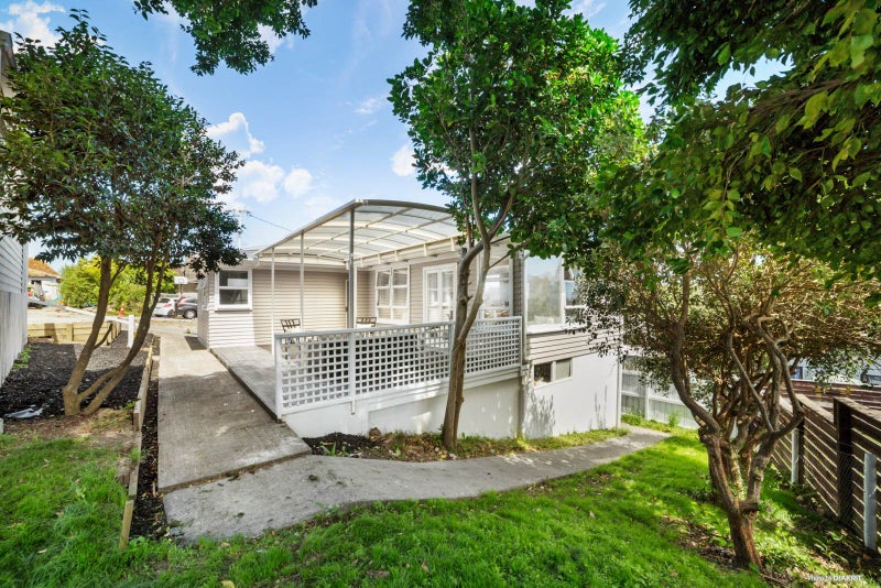 1/69A CHIVALRY RD, Glenfield, North Shore City - Carousel 2