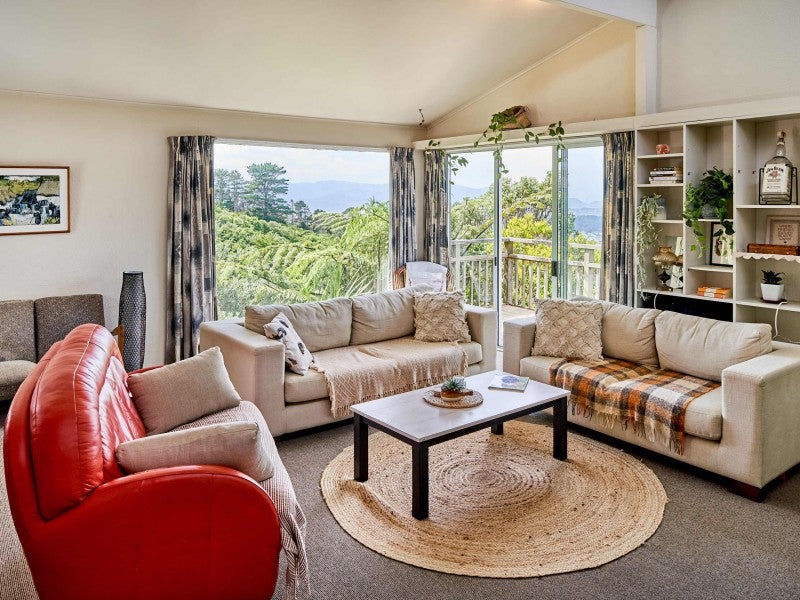 3 Flint Way, Northland, Wellington - Carousel 1