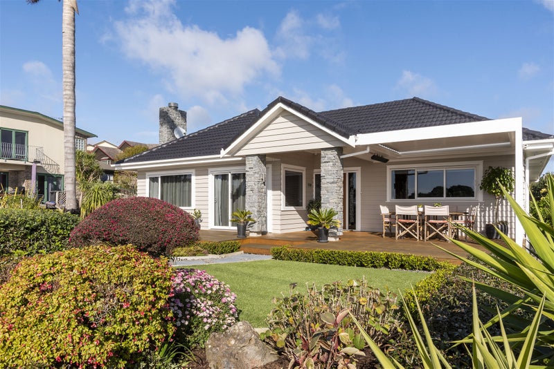 172 Mellons Bay Road, Mellons Bay, Auckland - Carousel 2