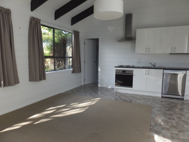 18 Conway Place, Chartwell, Hamilton - Carousel 2
