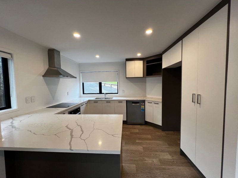 5 Goldfinch Rise, Unsworth Heights, Auckland - Carousel 2