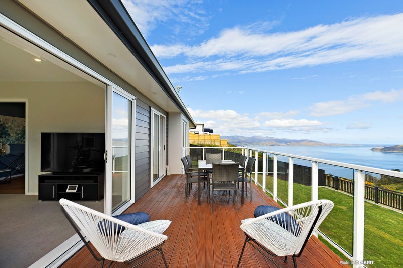 29 Promontory Crescent, Newlands, Wellington - Carousel 2