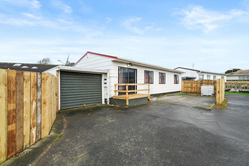 1/20 Volta Place, Clendon Park, Auckland - Carousel 1