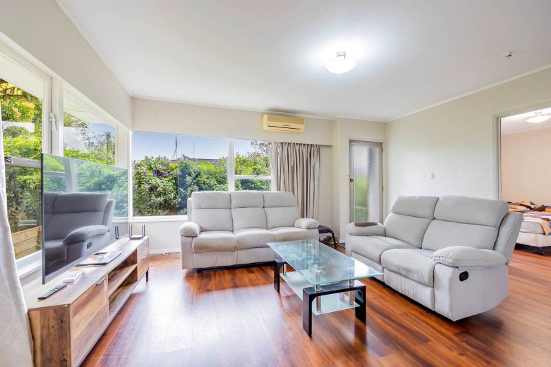 2/59 Ayton Drive, Tōtara Vale, Auckland - Carousel 2