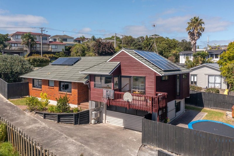 1/870 Beach Road, Waiake, Auckland - Carousel 1