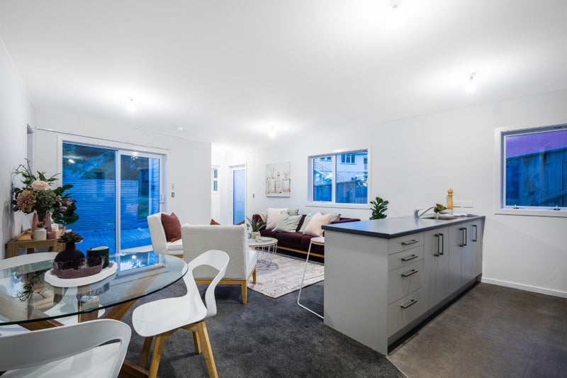 4 Hollow Close, Titahi Bay, Porirua - Carousel 2