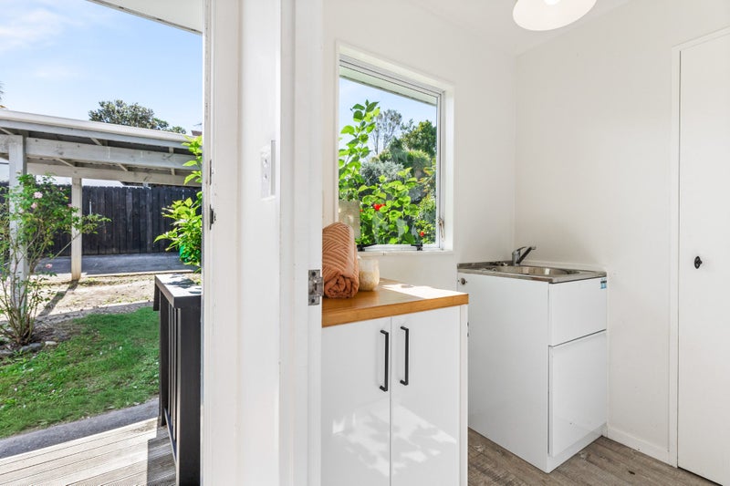 41 Meadowvale Rise, Titirangi, Auckland - Carousel 31