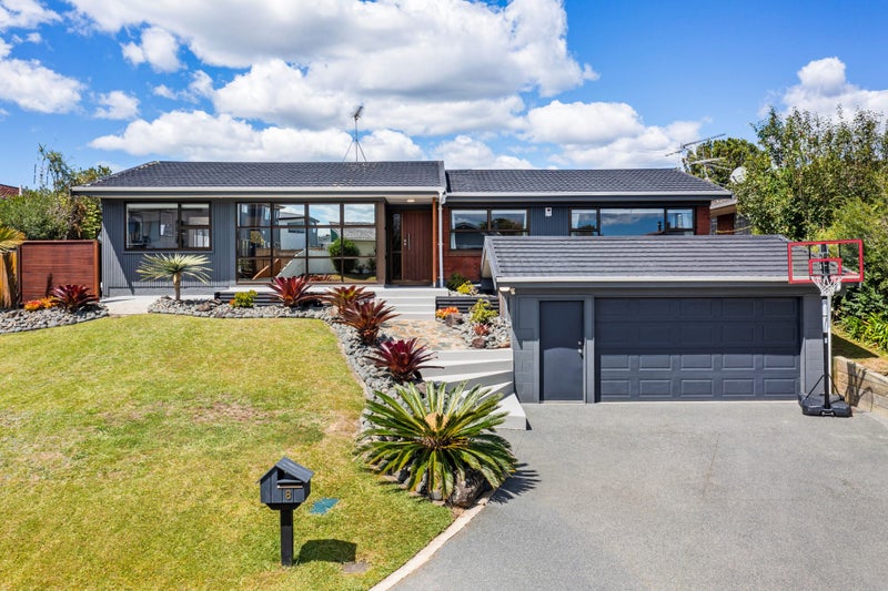 8 Quibray Place, Botany Downs, Auckland - Carousel 1