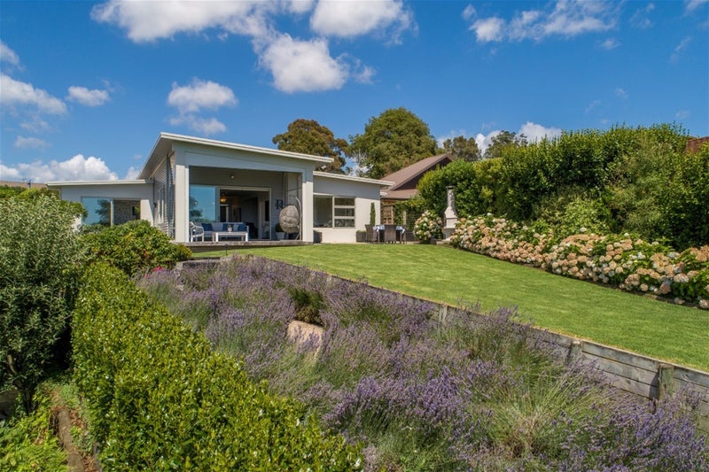 39 Jarrah Park Drive, Pyes Pa, Tauranga - Carousel 1