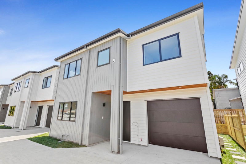 9C Totara Grove, Hillcrest, Auckland - Carousel 1