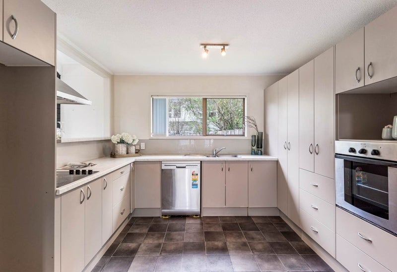 12 Palliser Lane, Browns Bay, Auckland - Carousel 2