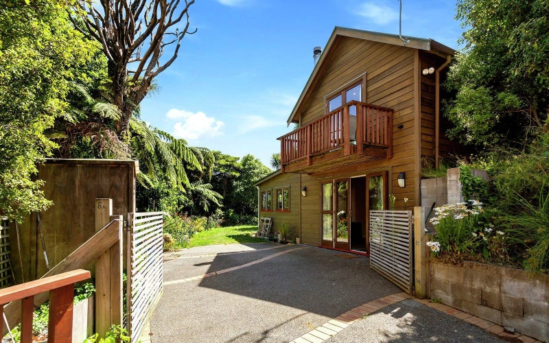 5 Wairere Road, Belmont, Lower Hutt - Carousel 1