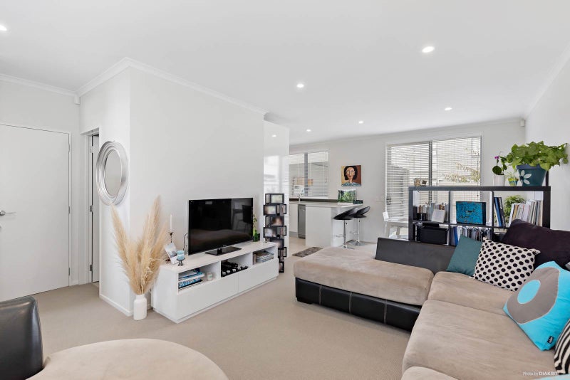 12B Vialou Lane, Stonefields, Auckland - Carousel 2