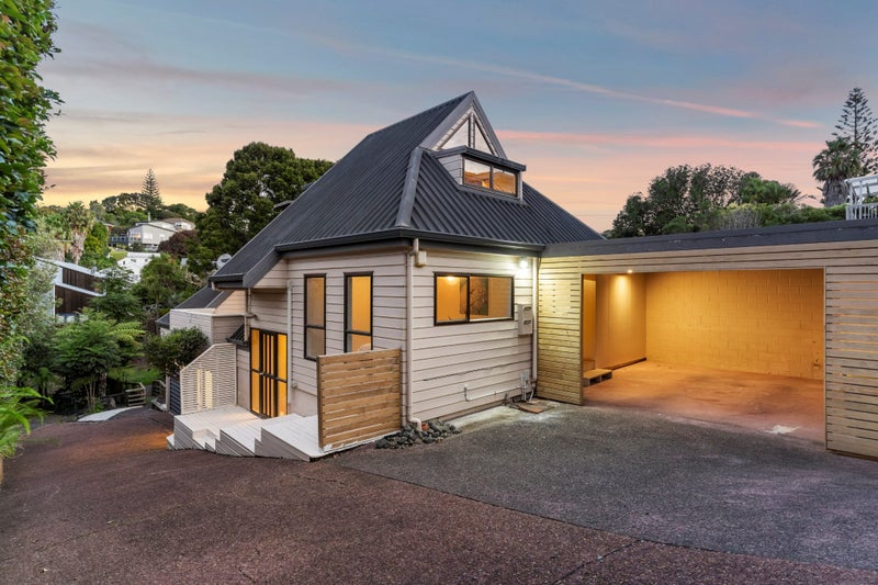 2/16 Matipo Road, Mairangi Bay, Auckland - Carousel 1