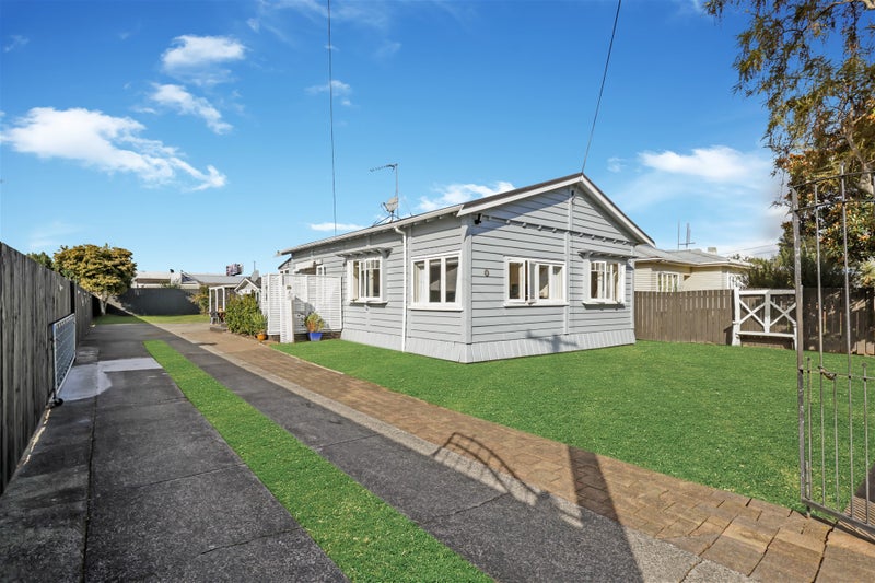 10 Smith Street, Frankton, Hamilton - Carousel 1