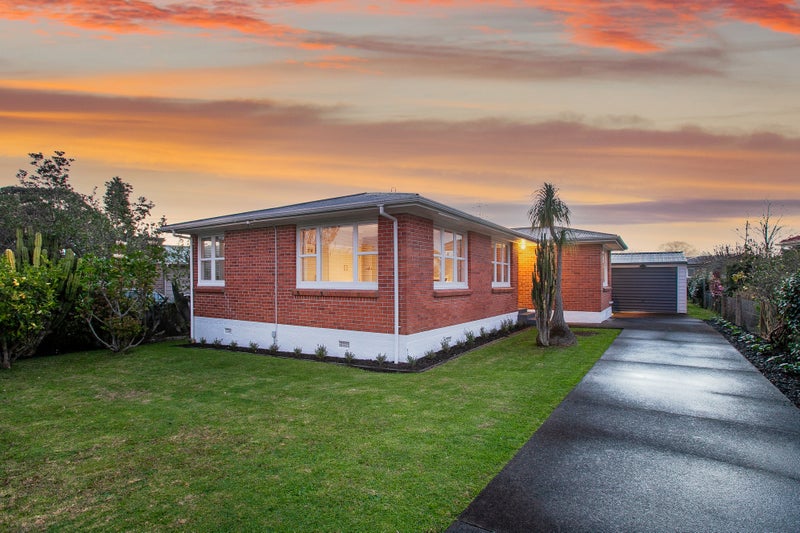 15 Kenley Place, Avondale, Auckland - Carousel 1