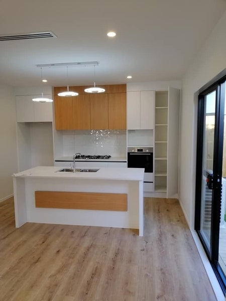5D Sorrel Crescent, Bucklands Beach, Auckland - Carousel 1