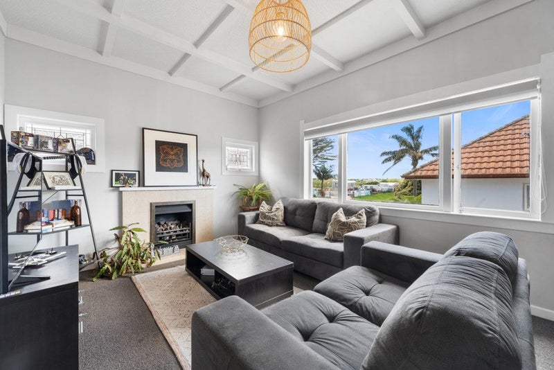 1133B Dominion Road, Mount Roskill, Auckland - Carousel 1