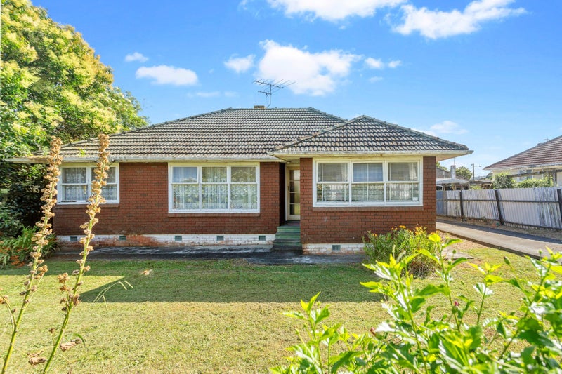 26 Crown Crescent, Otara, Auckland - Carousel 1