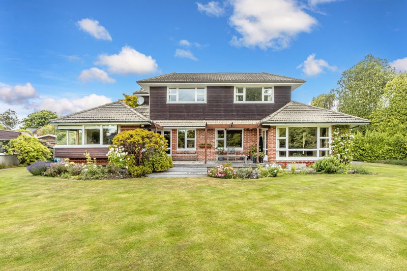 10 Woodford Terrace, Ilam, Christchurch - Carousel 1
