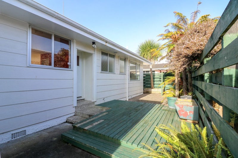 1/4 Hampden Street, Awapuni, Palmerston North - Carousel 11