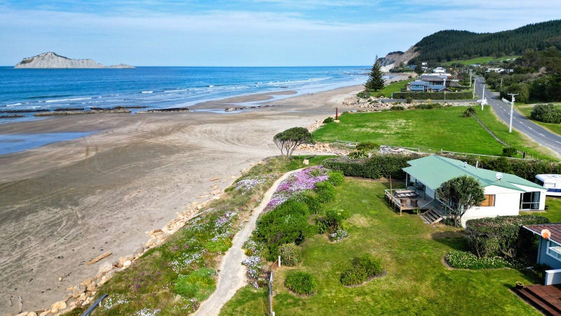 136 Harper Road, Waimarama - Carousel 2