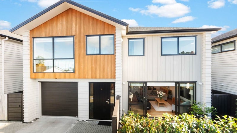 112C Hutchinson Avenue, New Lynn, Auckland - Carousel 1