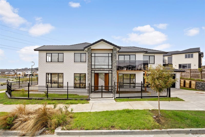 84 Charlestown Drive, Flat Bush, Auckland - Carousel 1