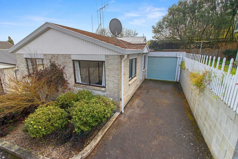 2/11A Union Street, Claudelands, Hamilton - Carousel 1