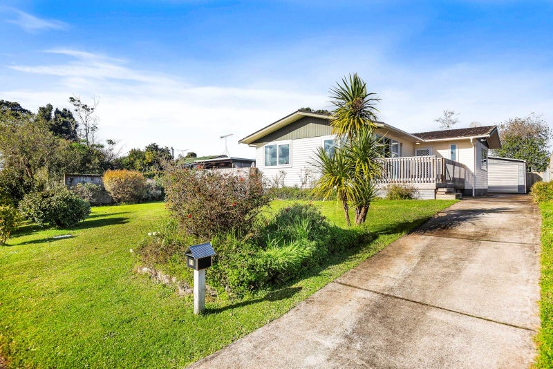 11 Nan Place, Pakuranga Heights, Auckland - Carousel 1