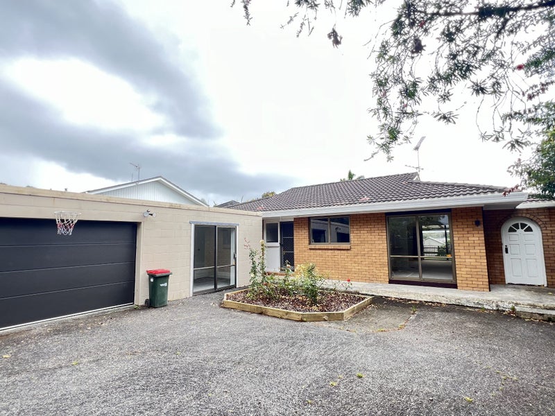 19 Sartors Avenue, Northcross, Auckland - Carousel 2