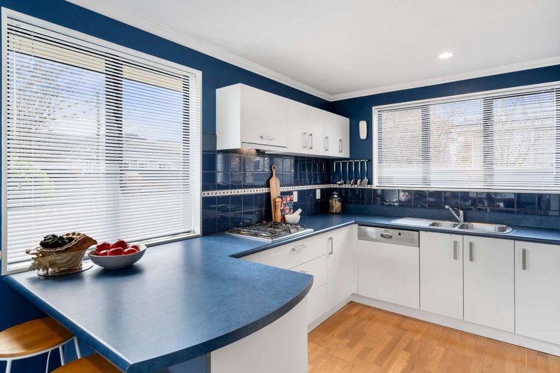 31 Redwood Street, Elderslea, Upper Hutt - Carousel 2