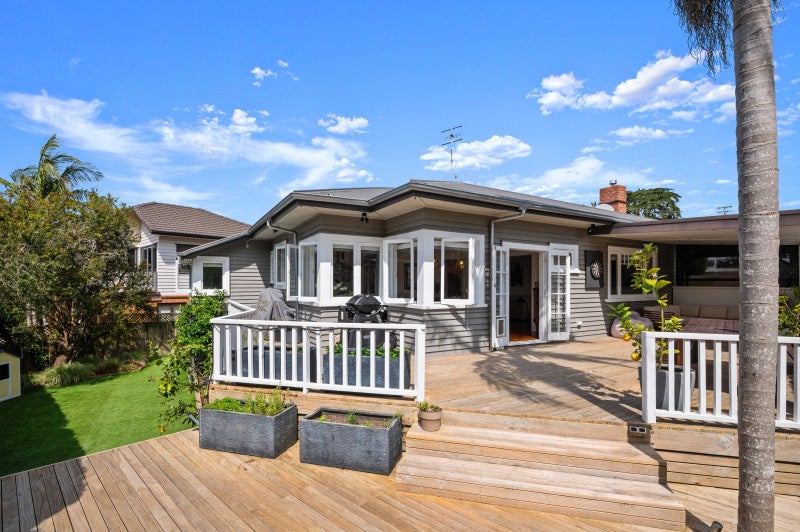 2/46 Gladstone Road, Northcote, Auckland - Carousel 2